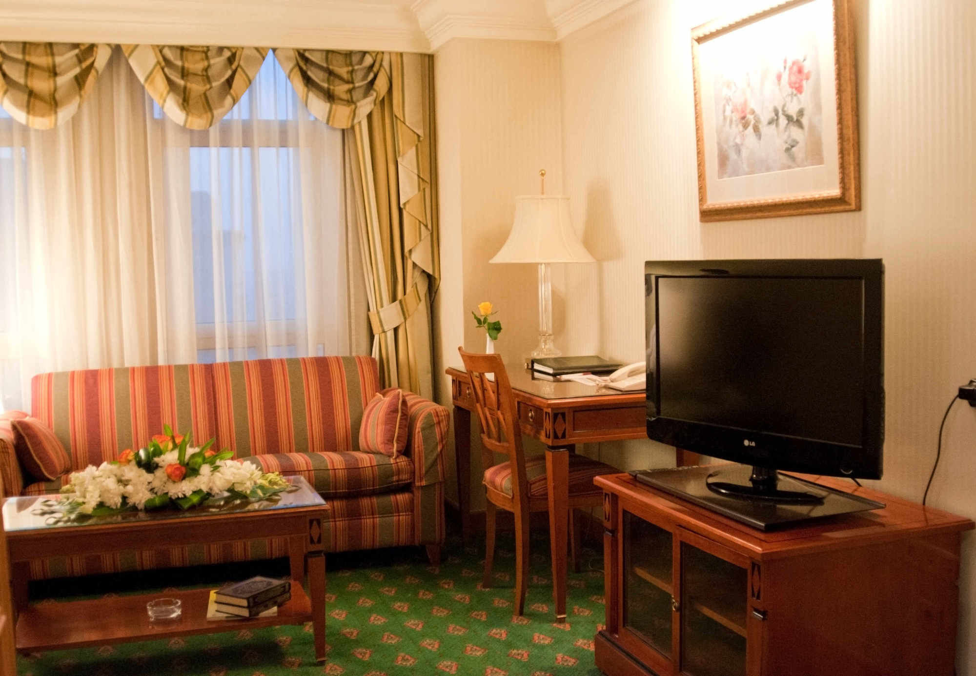 Madinah Marriott Hotel Medina Room photo